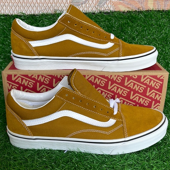 Vans WMNS Old Skool
Color Theory Golden Brown
VN0005UF1M7
Sneakers - Picture 3 of 16